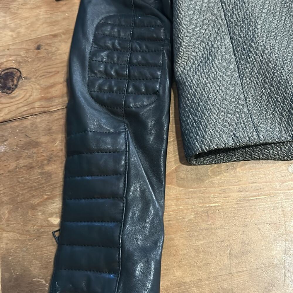 Woman’s Allsaints Abel Biker Jacket Black Leather Contrast Sleeves Size 4 - Picture 12 of 12